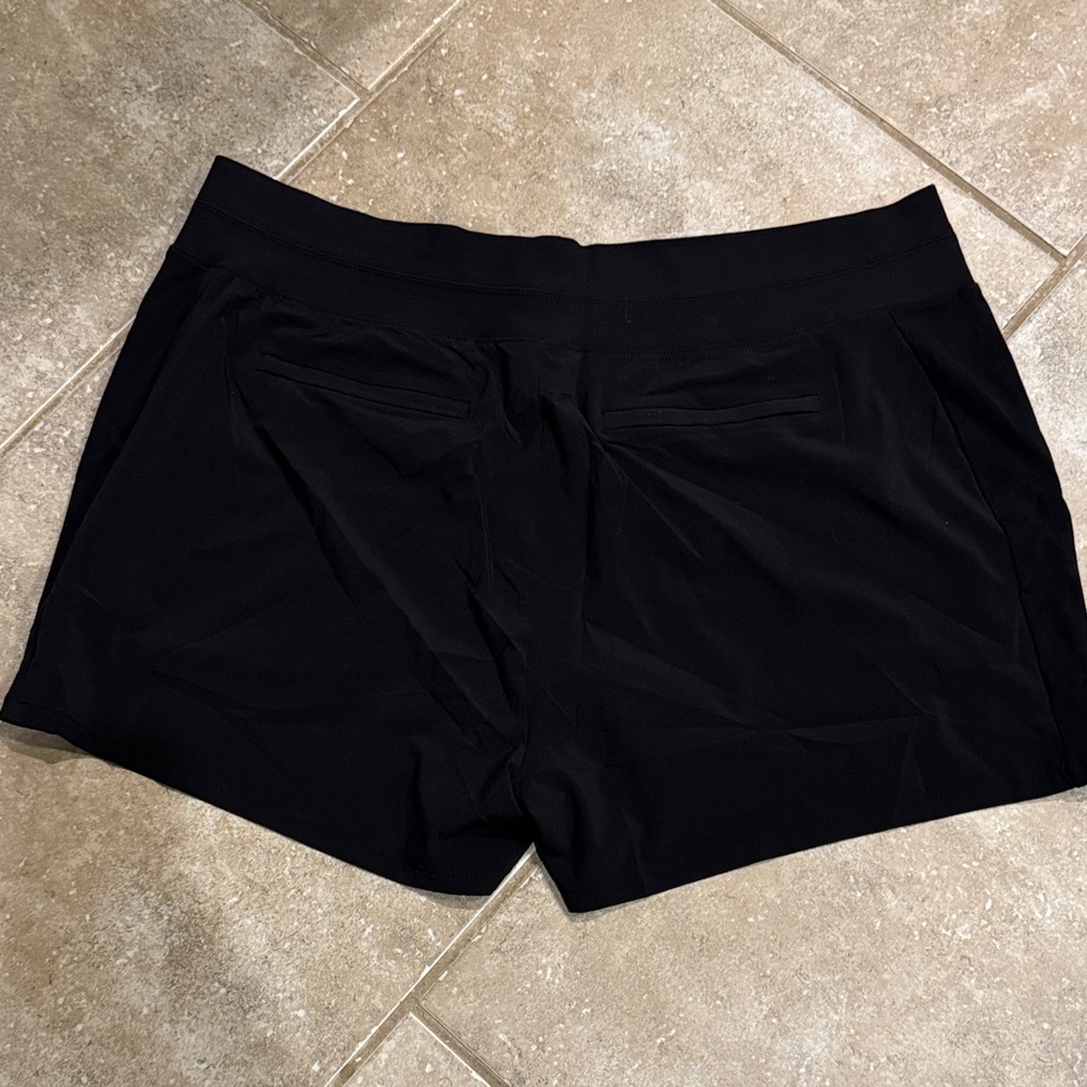 Athleta Women's Black Athletic Shorts - Picture 3 of 4